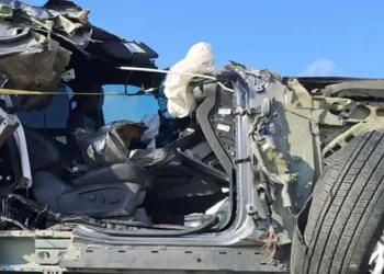 Huacho Díaz Mena, candidato de Morena a gubernatura de Yucatán sufre aparatoso accidente automovilístico