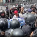 Policías y comerciantes se enfrentan en Eje Central CDMX; reportan dos heridos