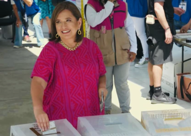 Xóchitl Gálvez vota tras hacer fila por más de dos horas; “Va a ser una jornada reñida”