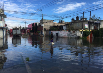 Vecinos de La Perla, en Neza, urgen apoyo por inundaciones