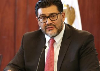 Magistrado del TEPJF abandona sesiones clave para tomar vacaciones