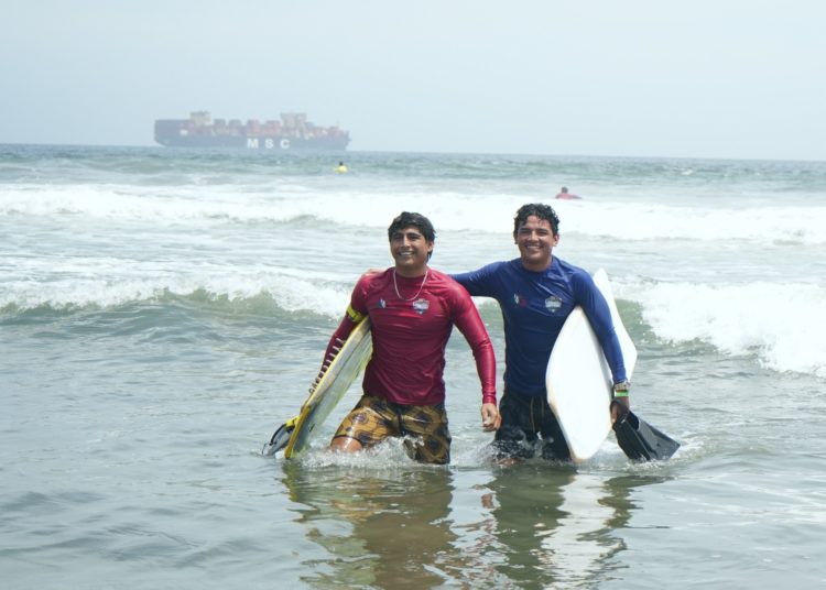 Surfistas oaxaqueños se cuelgan 22 medallas en Conade 2024