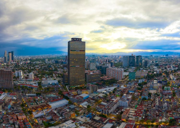 Cuatro meses de saldo positivo en la balanza comercial de PEMEX