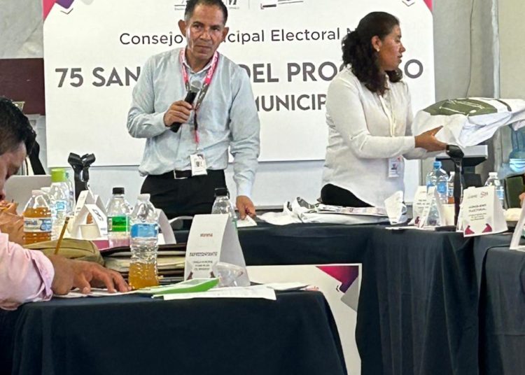 Otorgan constancia de mayoría a Miguel Ramírez Ponce