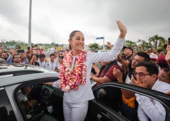 Claudia Sheinbaum llega a Minatitlán para iniciar segunda gira con AMLO