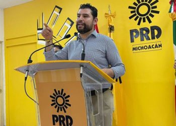 PRD llama a sus alcaldes a no caer en “tentaciones” de Morena y permanecer unidos