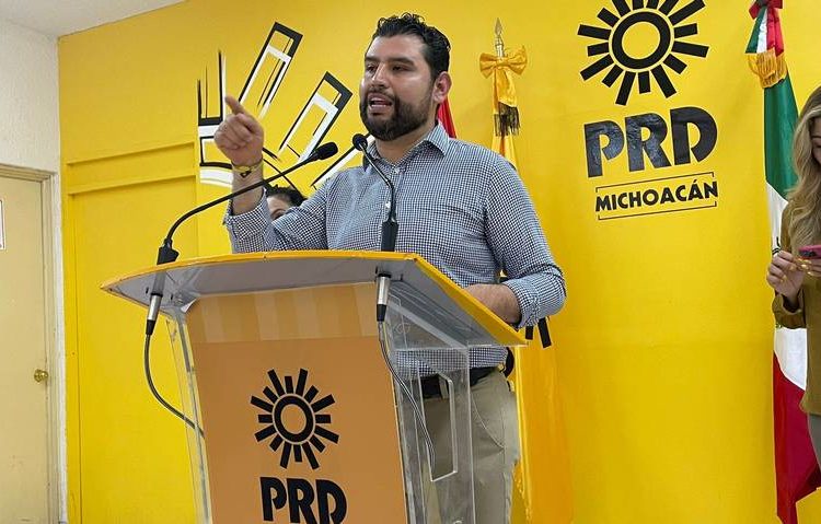 PRD llama a sus alcaldes a no caer en “tentaciones” de Morena y permanecer unidos
