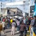 Camión de carga se queda sin frenos y embiste a tres vehículos en Huixquilucan