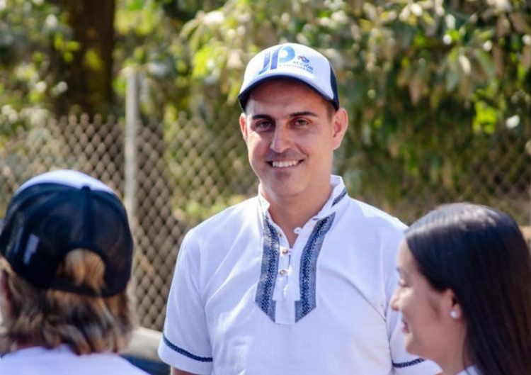Juan Pablo Aguilar Barragán, alcalde electo de Cotija que ya fue amenazado por el CJNG
