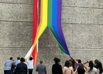 Copred condena acto del Sindicato del Infonavit contra bandera de la comunidad LGBTIQ+