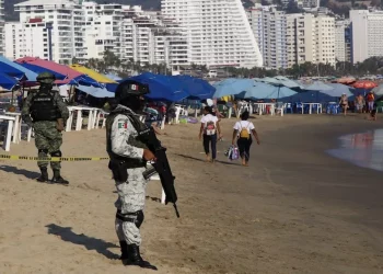 Asesinan a 4 en Acapulco; dos de los cuerpos son hallados flotando en playa Revolcadero