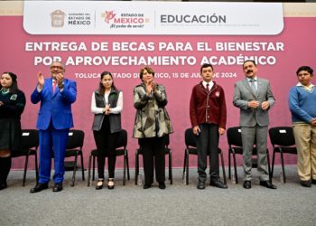 Delfina Gómez arranca programa de Becas para el Bienestar por Aprovechamiento Académico con presupuesto histórico