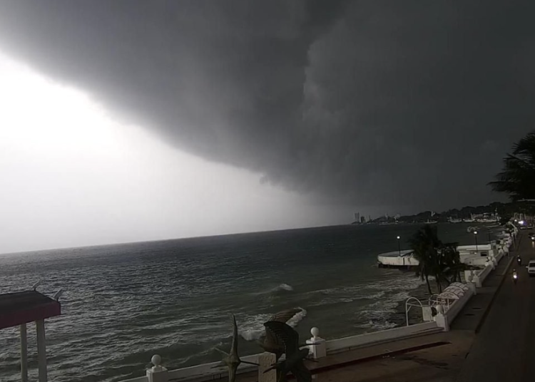 Quintana Roo en Alerta Roja; huracán Beryl ya es categoría 3