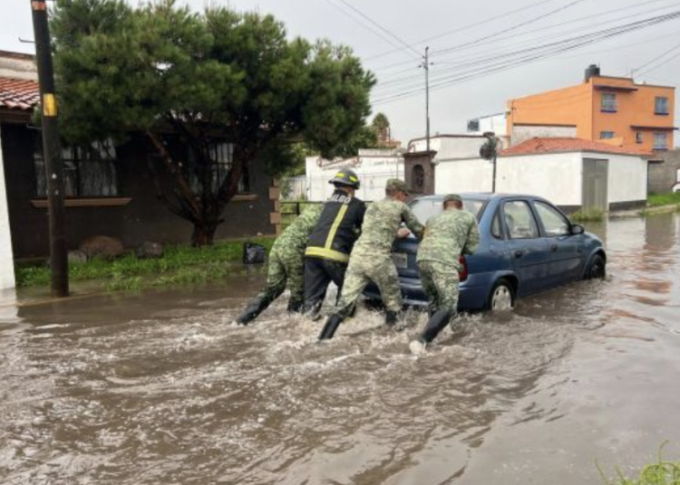 Aplican Plan DNIII-E en Pachuca, tras inundaciones causadas por fuertes lluvias