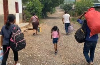 Presidente de Guatemala confirma que atienden a habitantes de Chiapas que escapan de la violencia