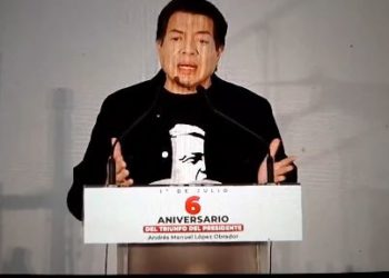 ‘¡Fuera Mayer!’ Morenistas exigen Mario Delgado la salida del actor como diputado, durante el aniversario por la victoria de AMLO
