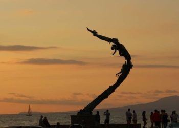 FGR rescata a 14 víctimas de trata en Puerto Vallarta, detienen a dos mujeres