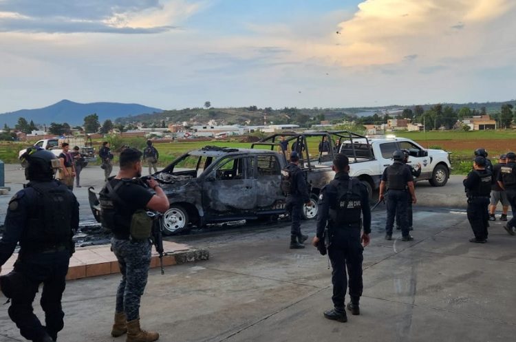 Atacan comandancia y queman patrulla en el municipio de Purépero, Michoacán