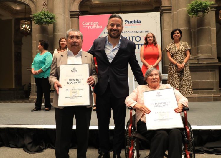 Adán Domínguez logra aprobación del 50% de poblanos, de acuerdo con Mitofsky