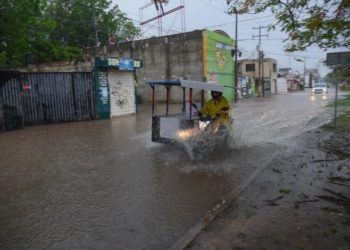 Activan alerta verde en nueve municipios de Campeche por cercanía de Beryl