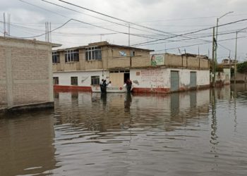 Reportan inundaciones de hasta metro y medio en Chalco, Edomex