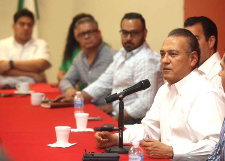 Sacan a Beltrones de la bancada del PRI por ‘atentar contra la unidad ideológica’