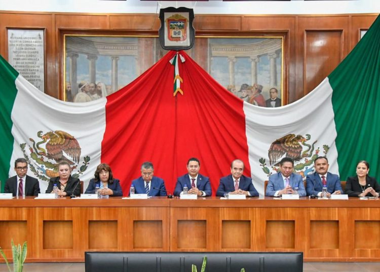 Reconoce Congreso local a docentes por su aporte al conocimiento