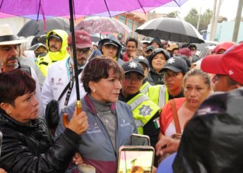 Vecinos de Chalco dan portazo en reunión de Delfina Gómez y alcalde por inundaciones