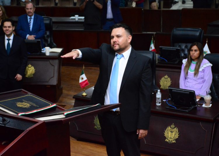 Rinde protesta Víctor Giovanni Capurro Aispuro como presidente municipal sustituto de Poanas