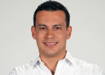 Centros nocturnos para caballeros en Apetatitlán funcionan “bajo la ley”, afirma alcalde electo