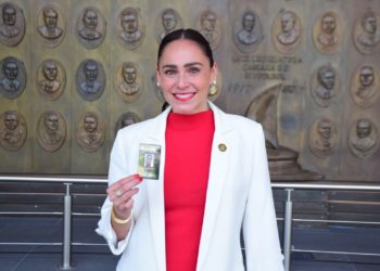 Recibe Abigail Arredondo credenciales como diputada federal