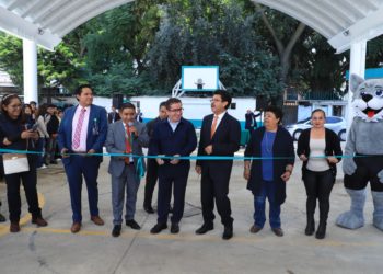 Alcalde de Benito Juárez entrega de infraestructura educativa