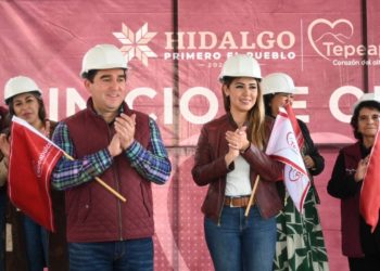 Denuncian que alcaldesa de Tepeapulco aprobó contrato millonario con grupo musical