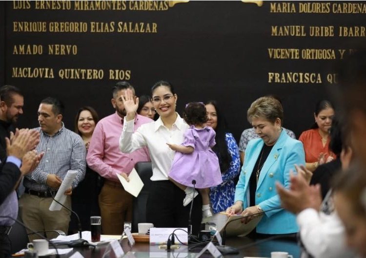 Alcaldesa de Tepic se reincorpora a funciones tras seis meses ausente