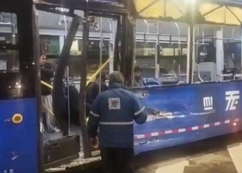 Autobús impacta a trolebús en alcaldía Coyoacán, reportan pasajeros heridos