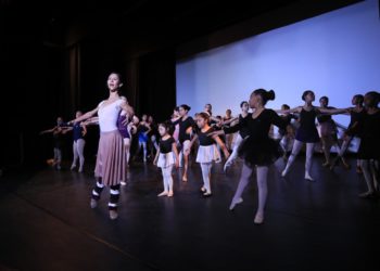 Elisa Carrillo llega a El Oro durante “Danzatlán 2024”