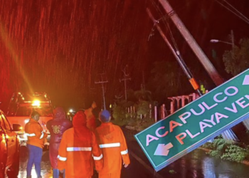 Deja huracán John 2 muertos y destrozos en 10 municipios de Guerrero