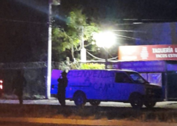 “Bienvenidos a Culiacán”: Reciben a AMLO y a Claudia Sheinbaum con una camioneta con cuerpos