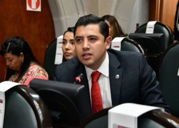 Diputado Carlos Zurita, primer morenista en la historia que encabeza Puntos Constitucionales
