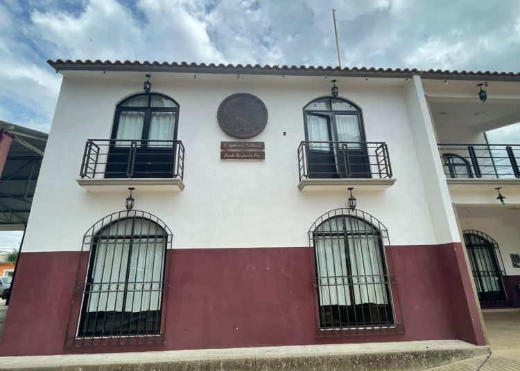 Liberan instalaciones del Palacio Municipal de Santa Gertrudis, luego de conflictos internos