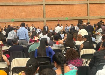 Discuten diputados reforma judicial en sede alterna