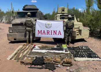 Marina aseguró vehículos blindados y armas en el municipio de Caborca, Sonora
