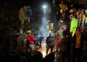 Deslave en cerro de Jilotzingo deja una bebé muerta, varias personas desparecidas y casas sepultadas