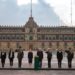 López Obrador iza bandera a media asta por víctimas de sismos
