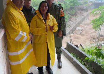 Revisa alcaldesa canales pluviales en periferia de Acapulco incrementados por “John”