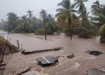 Huracán “John” causa inundaciones, cortes de luz, bloqueos viales y deslaves en Acapulco