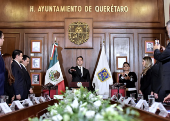 Felifer Macías rinde protesta como alcalde de Querétaro