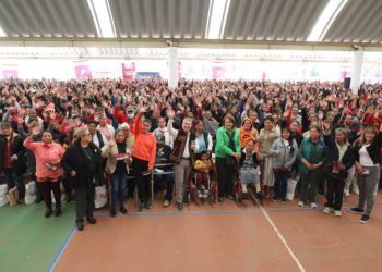 Reciben 2 mil mexiquenses la tarjeta Mujeres con Bienestar en Atlacomulco