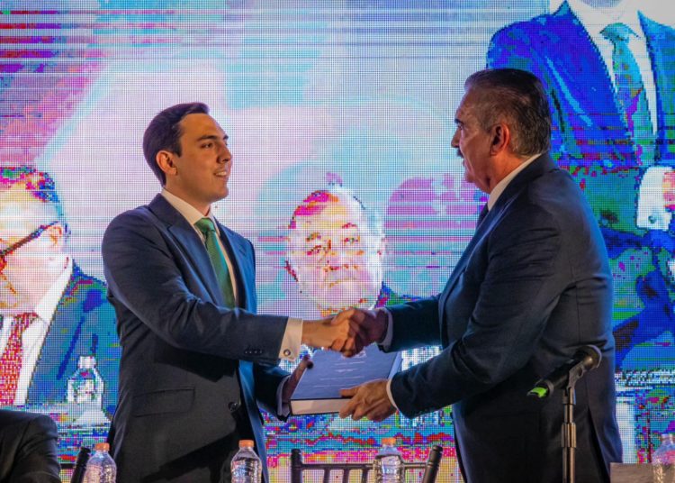 César Garza Arredondo toma protesta como alcalde de Apodaca