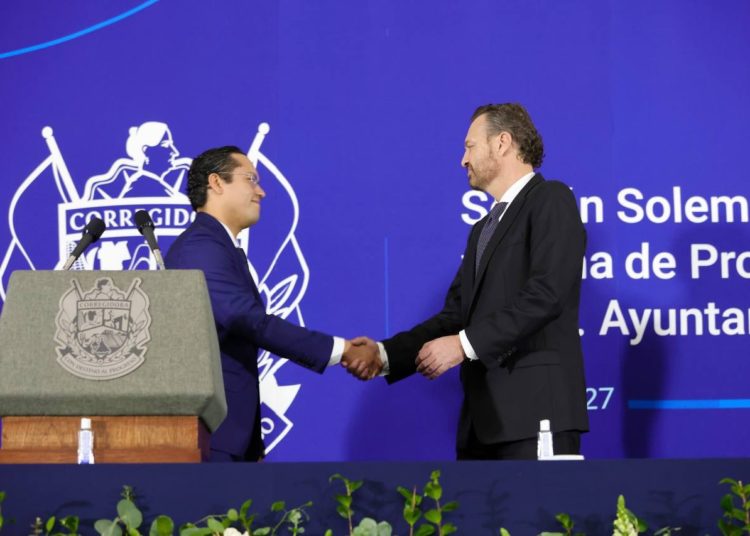 Chepe Guerrero rinde protesta como alcalde de Corregidora